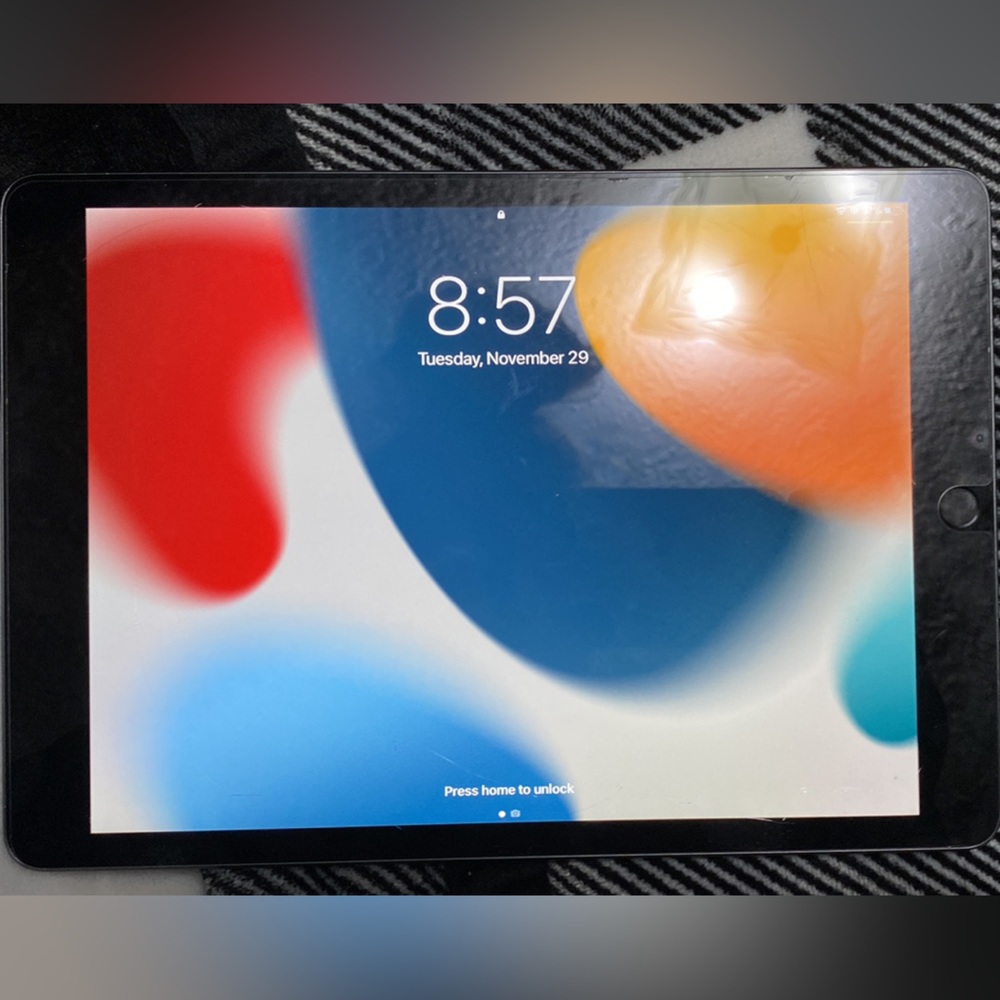 Apple IPad 9th Generation - Picture 3 of 5